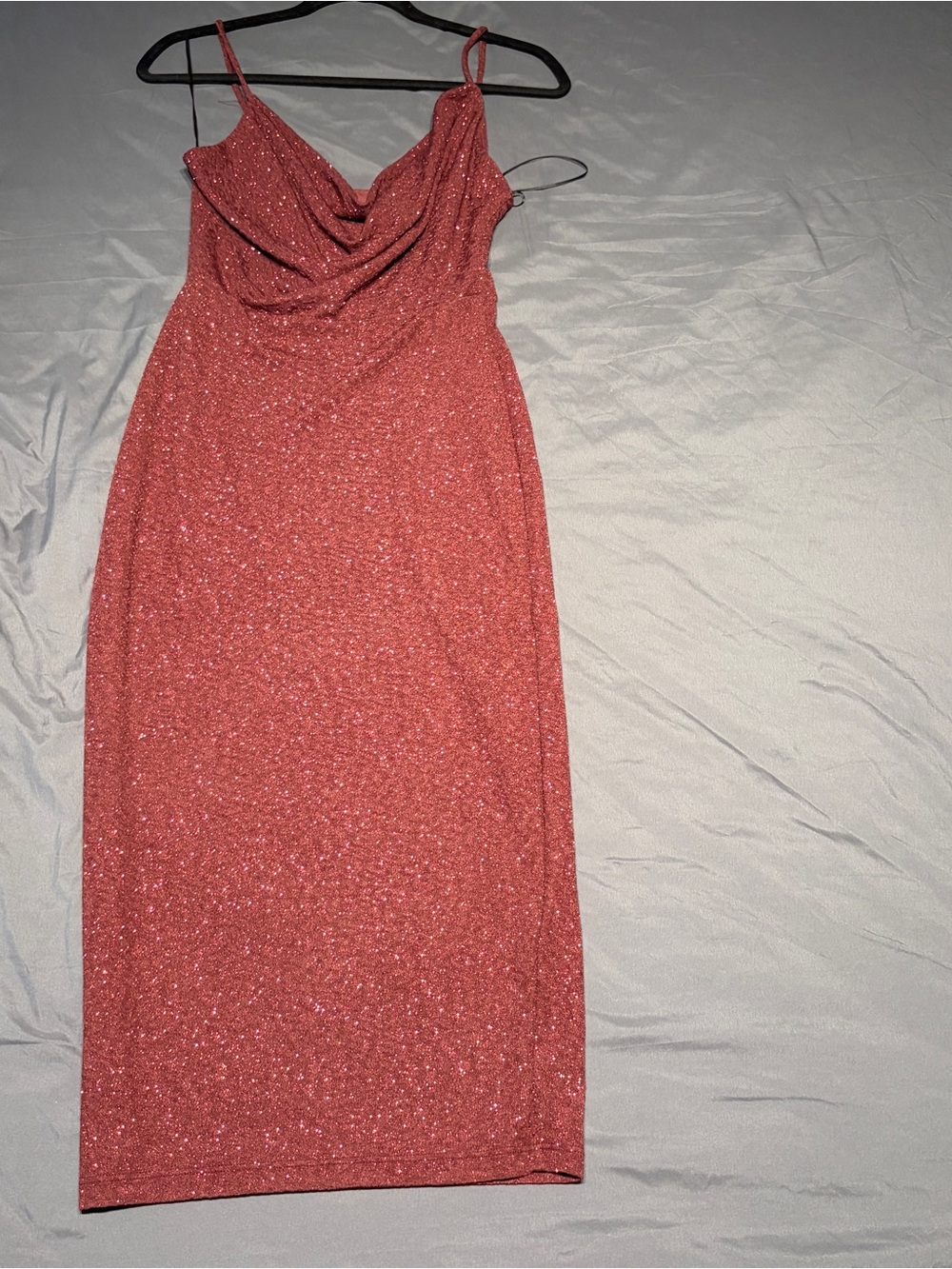 New Lovely Day Maroon Sparkle Dress Women’s Size Medium sparkle strip at back
